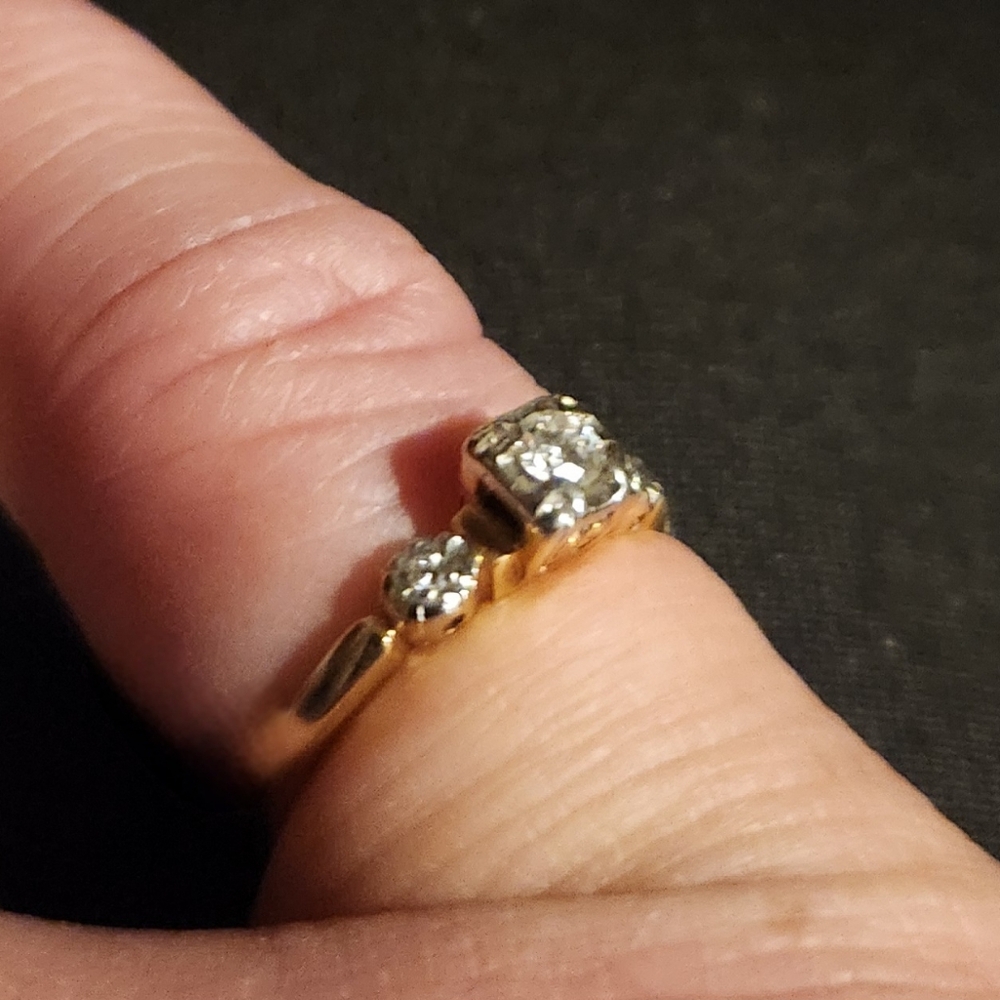 Solid Gold Two-Tone Art Deco Diamond Ring - Picture 12 of 12